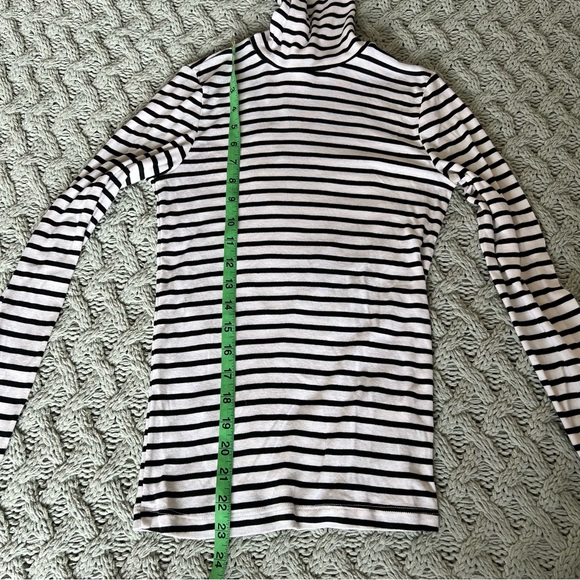 Splendid - Turtleneck in Black/White Stripe - Picture 7 of 10